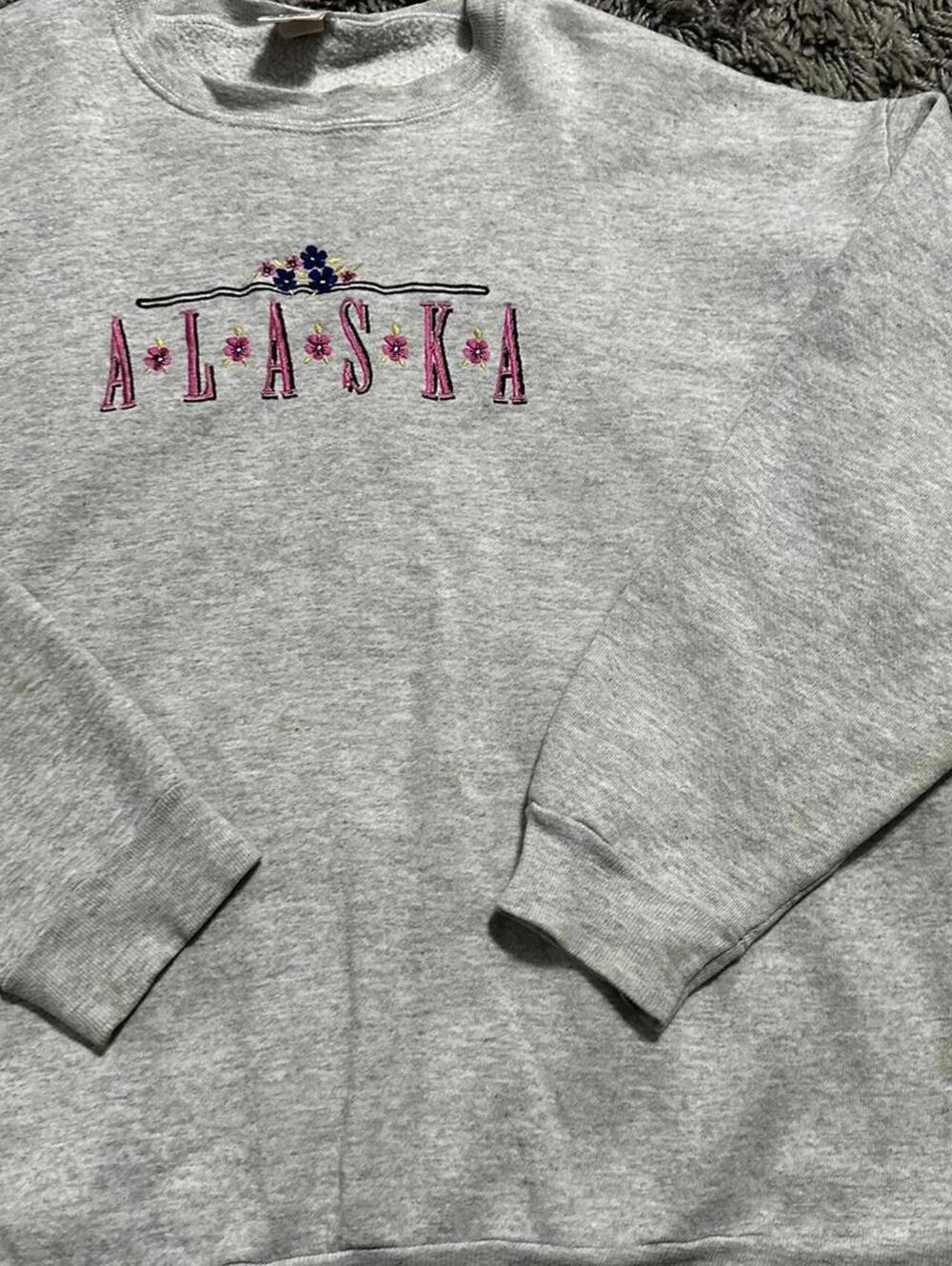 90s Vintage Alaska Floral Embroidered Sweatshirt With Size XL